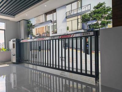 超級柵欄門（桿長8米，高1.6米）